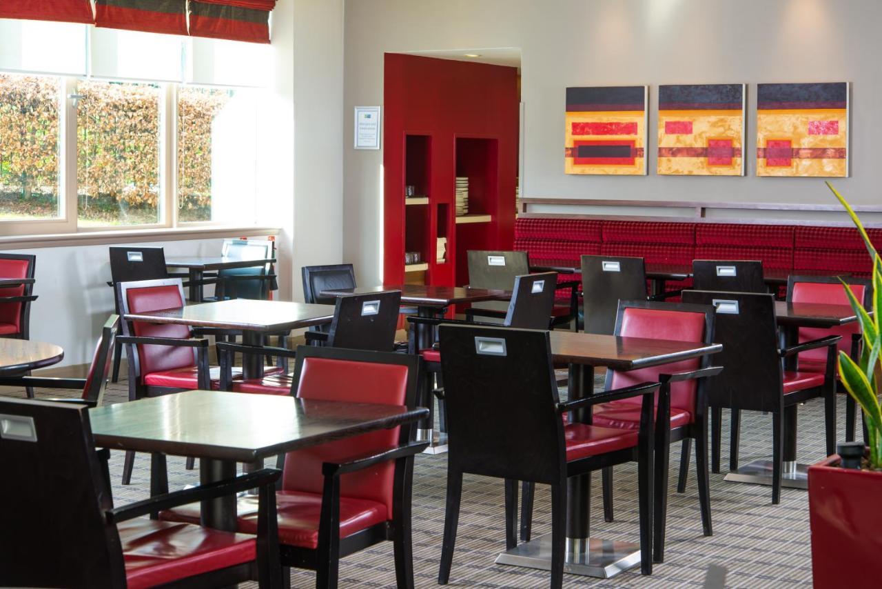 Holiday Inn Express London - Dartford By Ihg Exterior photo