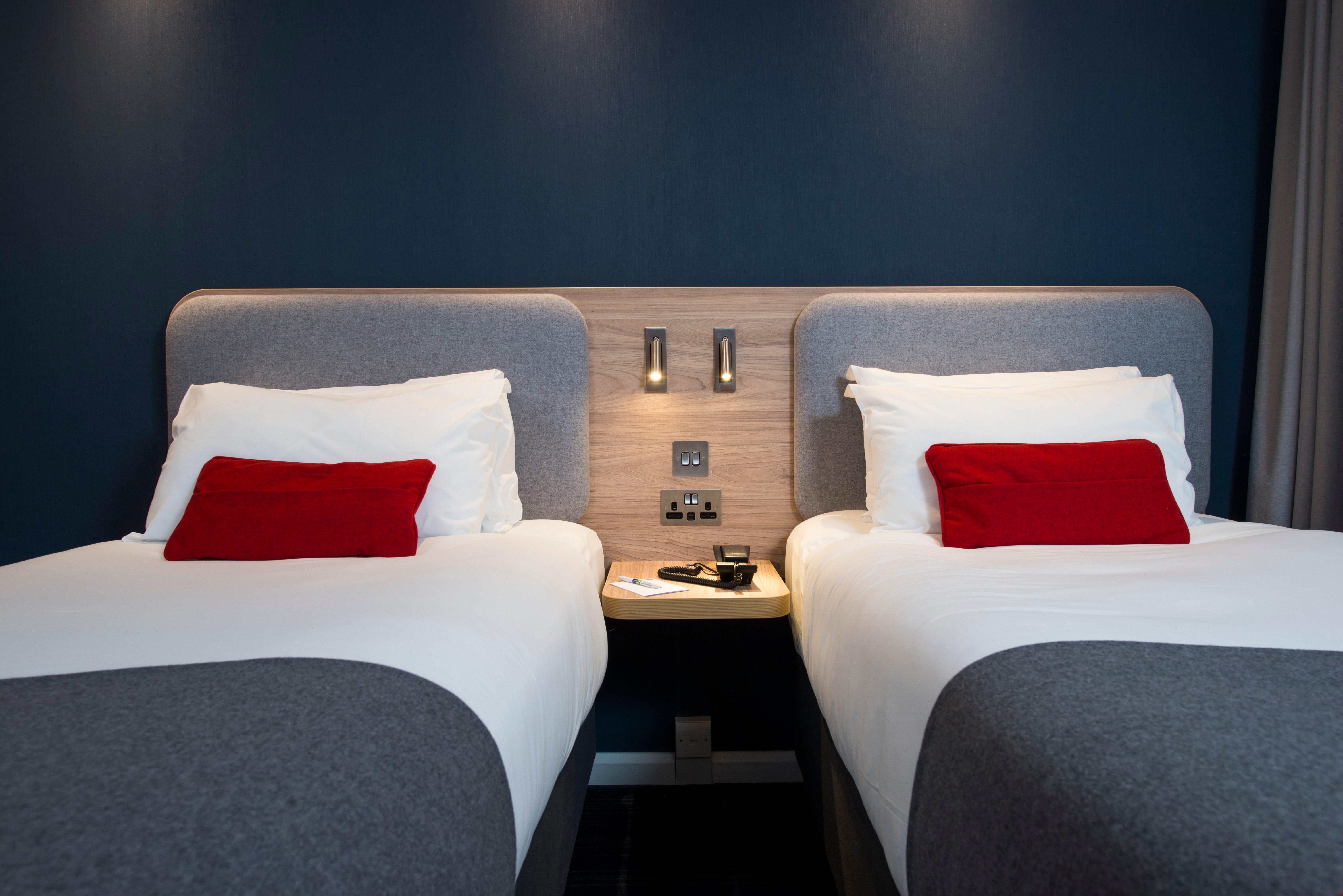 Holiday Inn Express London - Dartford By Ihg Exterior photo