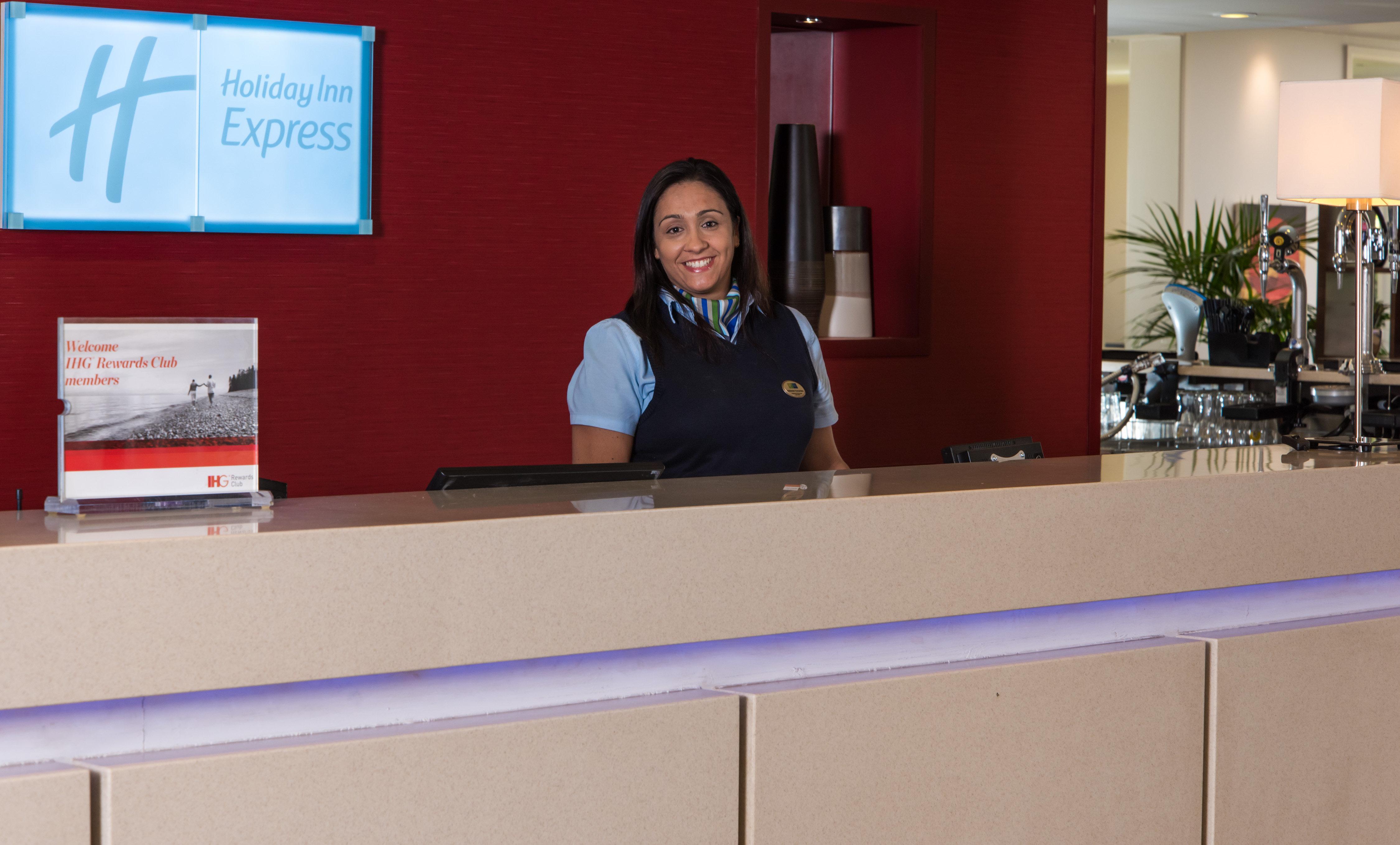 Holiday Inn Express London - Dartford By Ihg Exterior photo