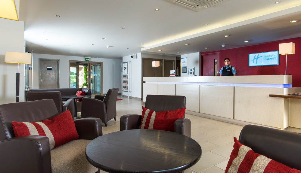 Holiday Inn Express London - Dartford By Ihg Exterior photo