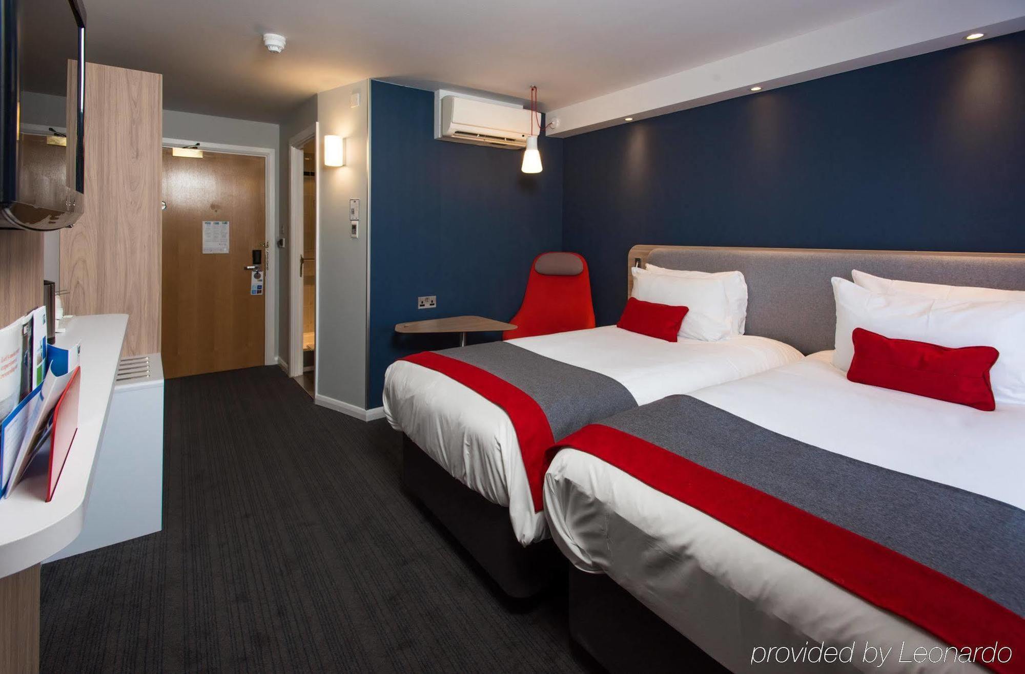 Holiday Inn Express London - Dartford By Ihg Exterior photo
